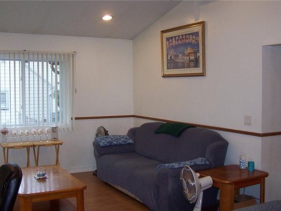 3rd image of 146 Cole Ave