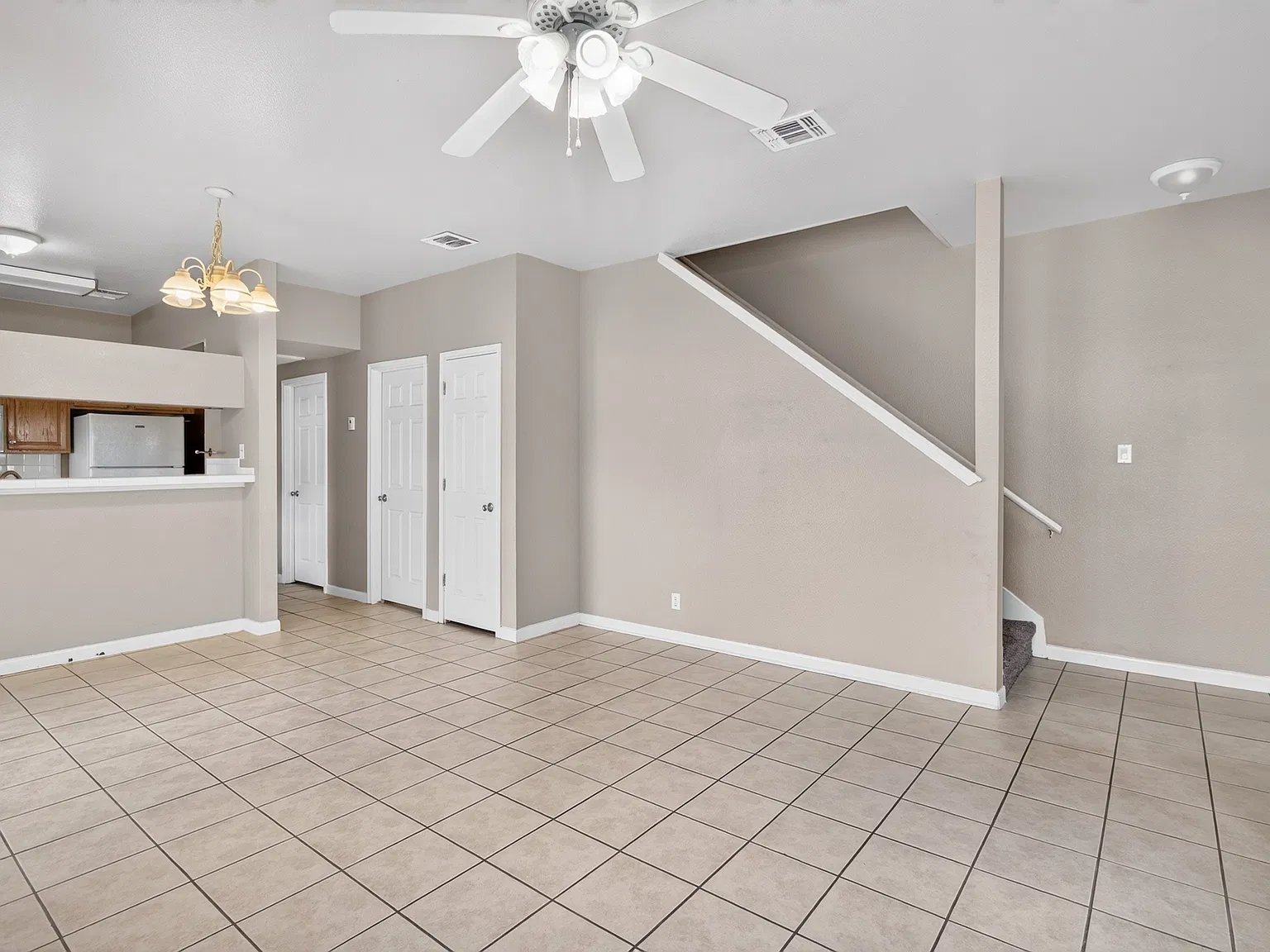 2 bed, 1098 sqft, $1,399 — Photo 3