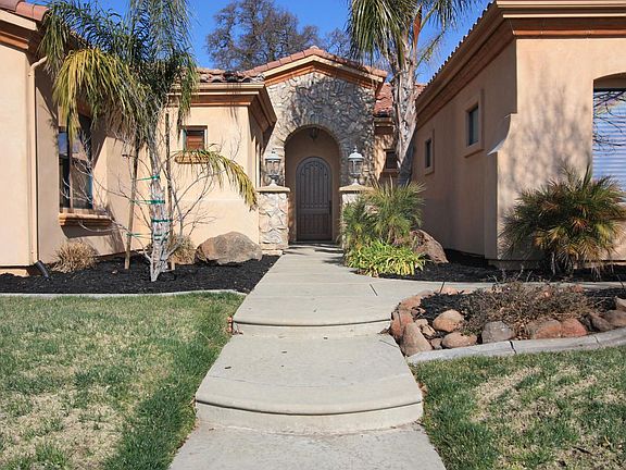 3rd image of 3850 Kingsbarns Dr