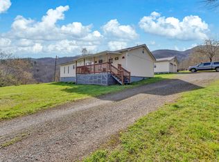 90 Brier Ridge Rd, Hinton, WV 25951