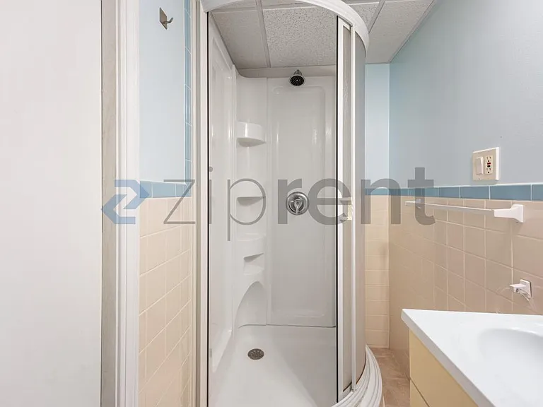 371 Salem St — Photo 20