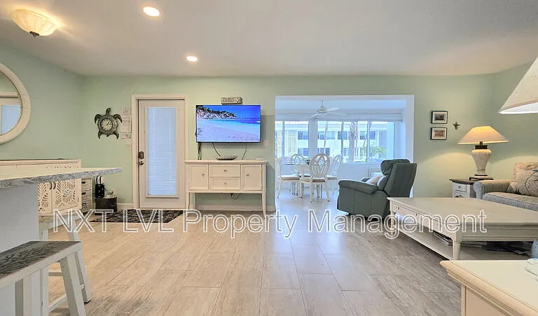 1065 Gulf Shore Blvd N #108 — Photo 8
