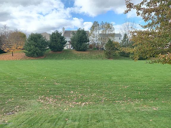 4th image of 581 Rock Hollow Dr NE