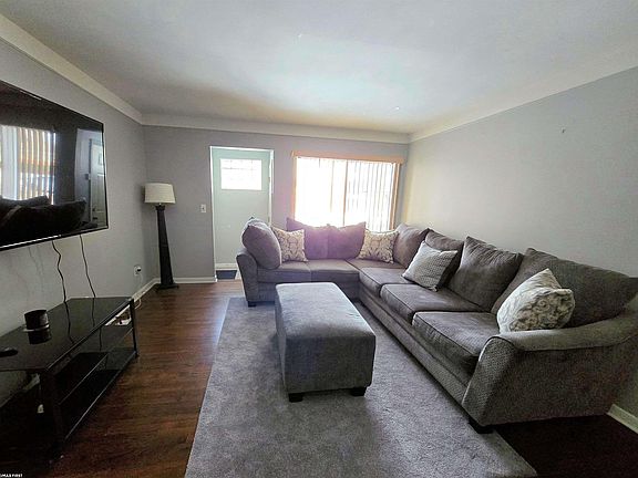 3rd image of 20900 Bayside St