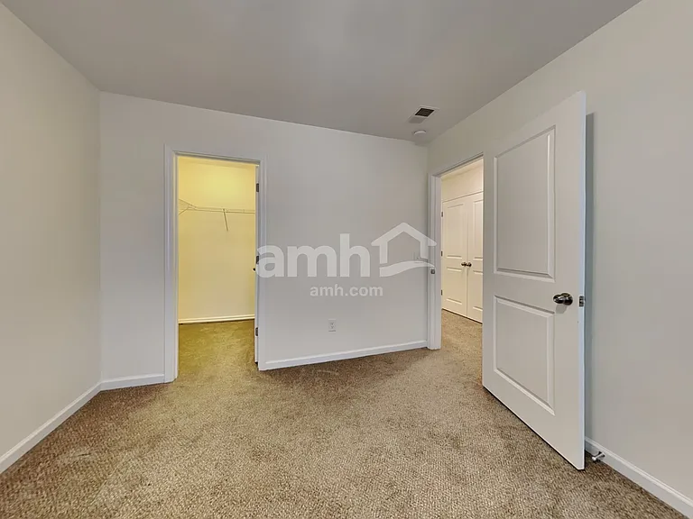 636 Redbud Ln — Photo 16