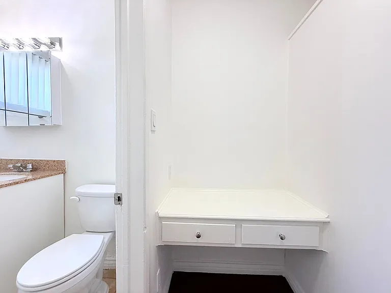 1376 N. Serrano Avenue — Photo 11