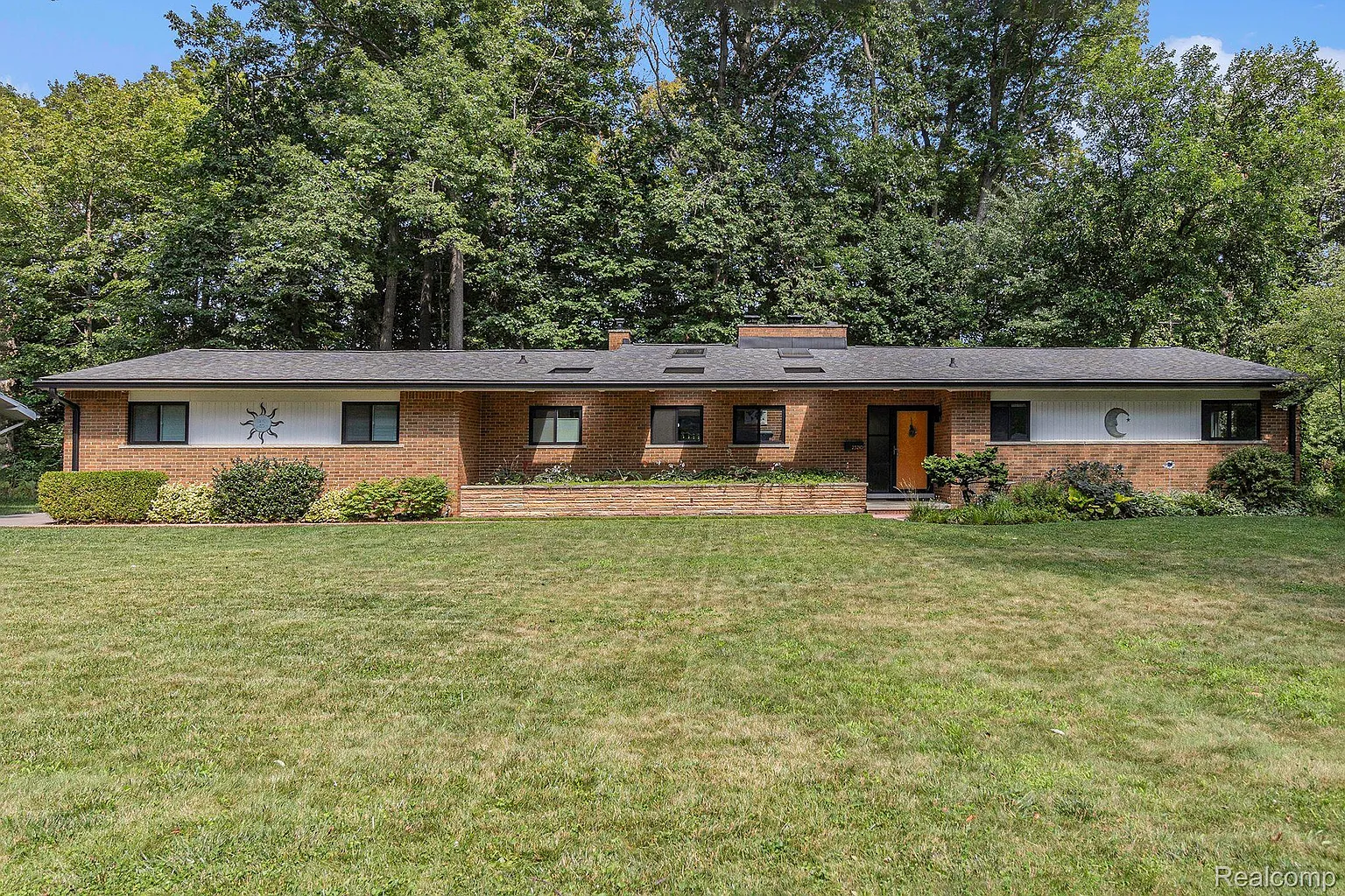 23210 Cass Ave photo 1