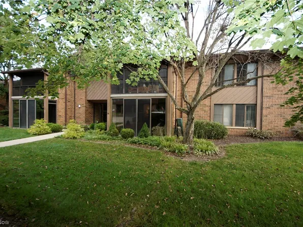 22946 Mastick Rd APT 102, Fairview Park, OH 44126