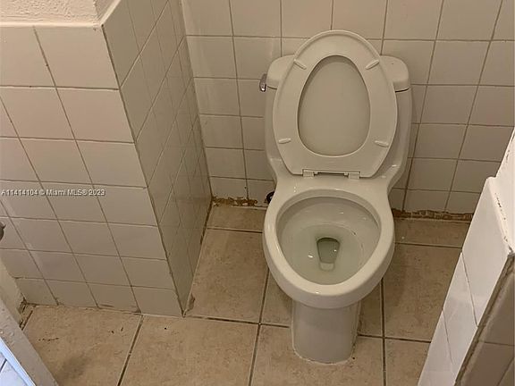 4th image of 1170 NE 149th St #3
