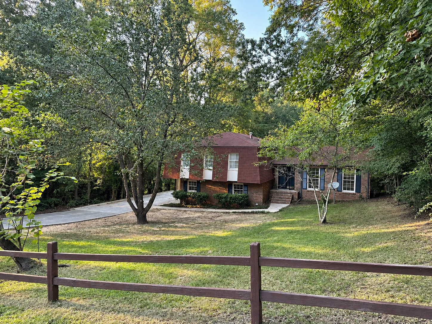 4 bed, 2300 sqft, $2,150 — Photo 1