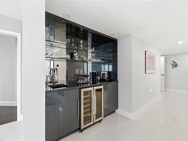 4751 Gulf Shore Blvd N #1408 — Photo 11