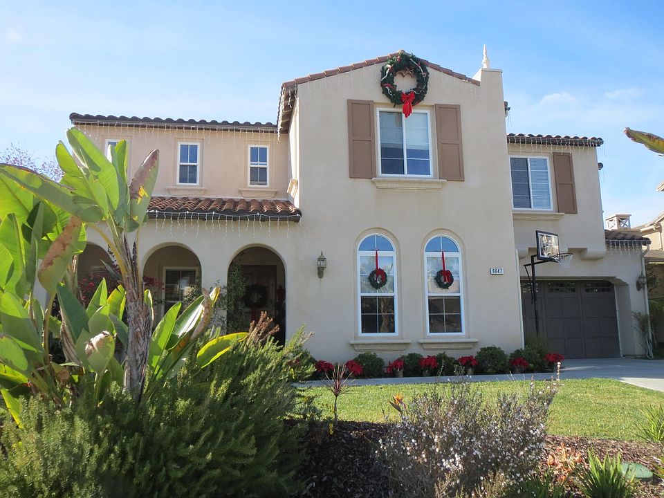 Gorgeous home in ocean view neighborhood on quiet cul de sac