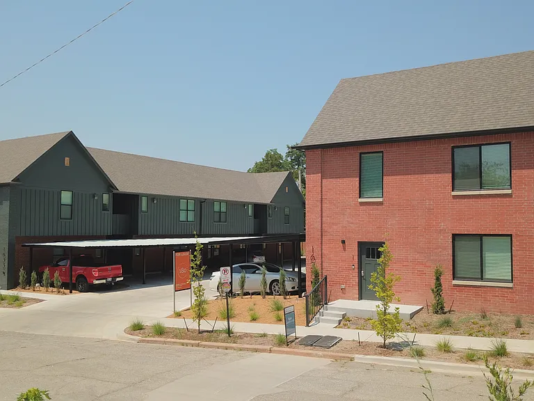 B12 Apartments — Photo 3