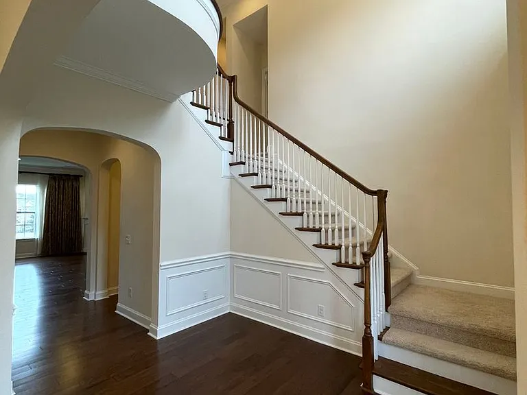 1223 Oleander Ln — Photo 3