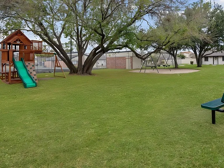 7208 S Dairy Ashford Rd — Photo 16