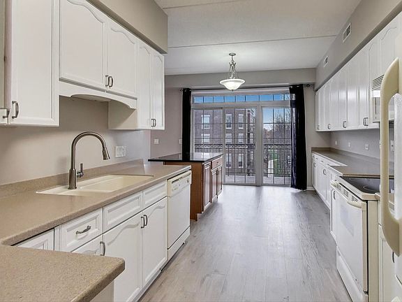 4th image of 190 W Johnson St Unit 303