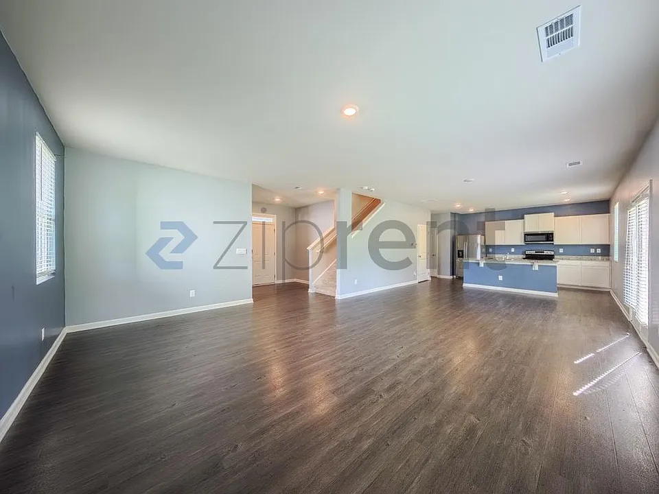 211 Embry Blvd