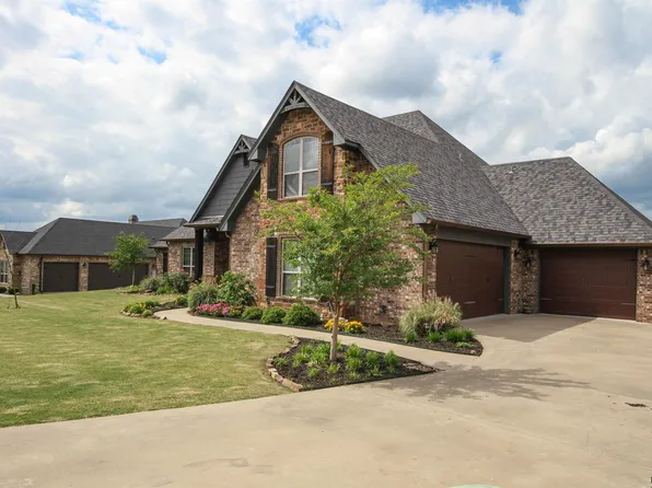 175 Circle Club Ln, Longview, TX 75602