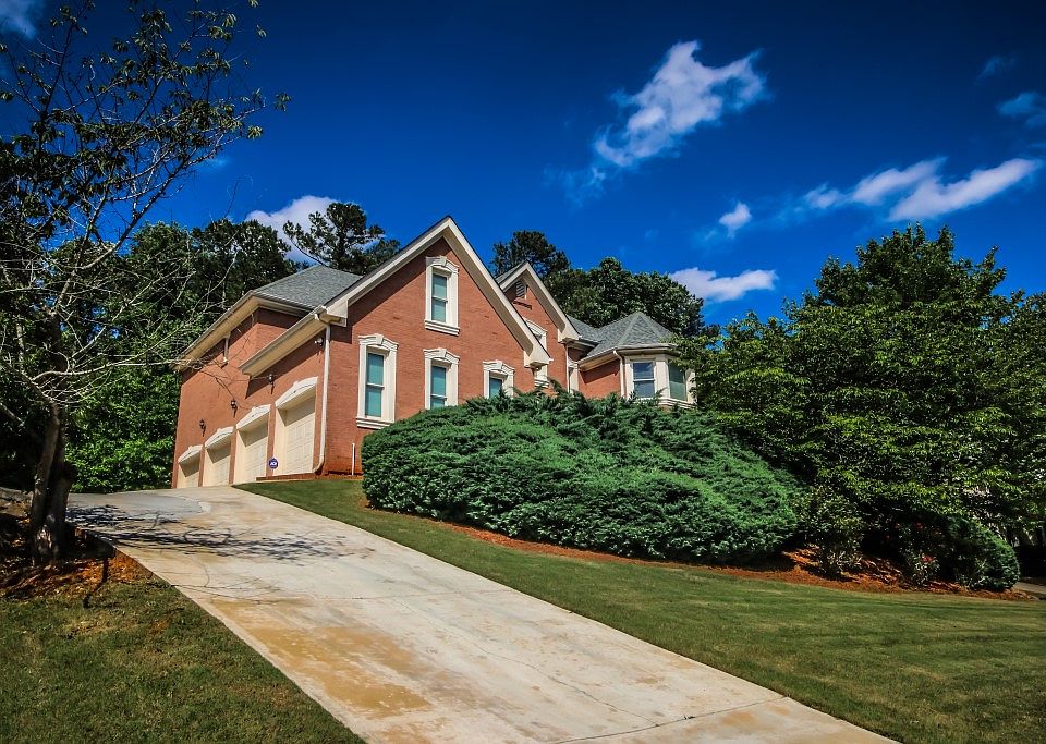 1st image of 2710 Riverfront Dr