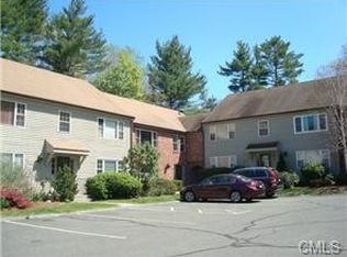 8 Village Walk, Wilton, CT 06897
