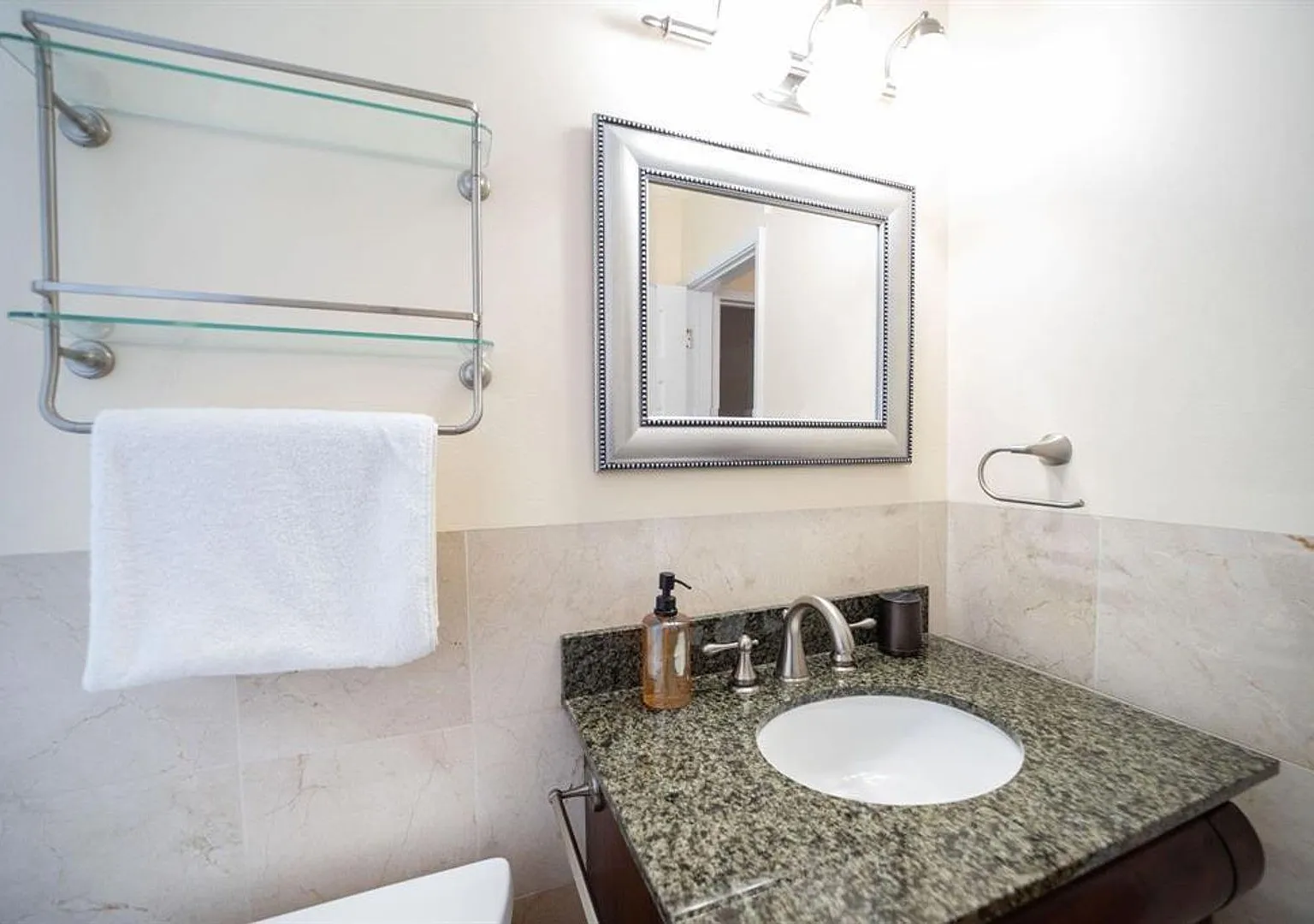 2101 Ne 15th St Fort Lauderdale, Fl 33304 — Photo 3