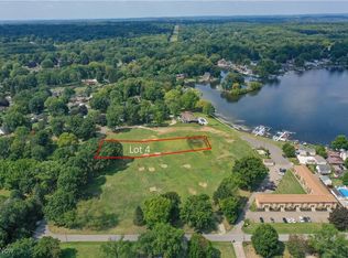 4 Shrakes Hotel Dr, Akron, OH 44319