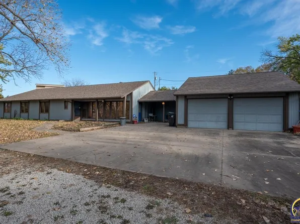 4612 SW Shenandoah Rd, Topeka, KS 66610