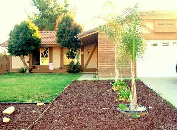 Front View of New Lovely Landscaped Yard.