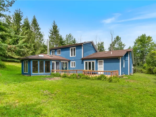 7407 Old Logan Rd, Canandaigua, NY 14424