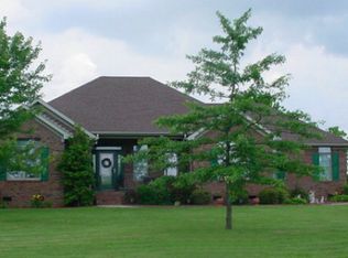 4215 Eagle Crest Dr, Owensboro, KY 42303