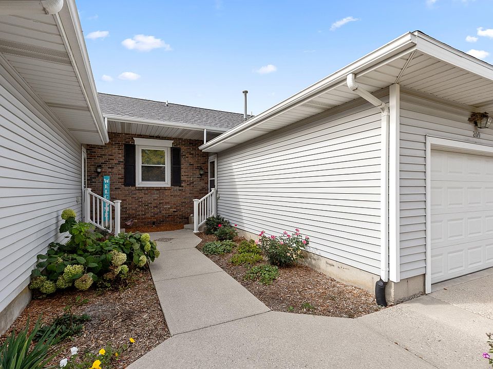 1st image of 209 Pippin Dr NW