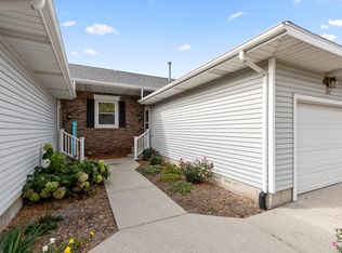 209 Pippin Dr NW, Sparta, MI 49345