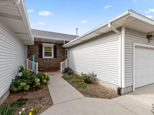209 Pippin Dr NW, Sparta, MI 49345