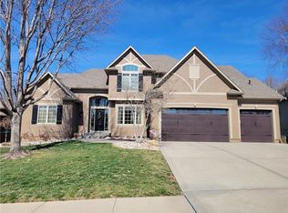 1608 NE Daltons Ridge Dr, Lees Summit, MO 64064