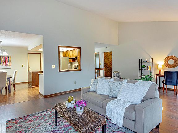 3rd image of 870 Thirlwall Ct