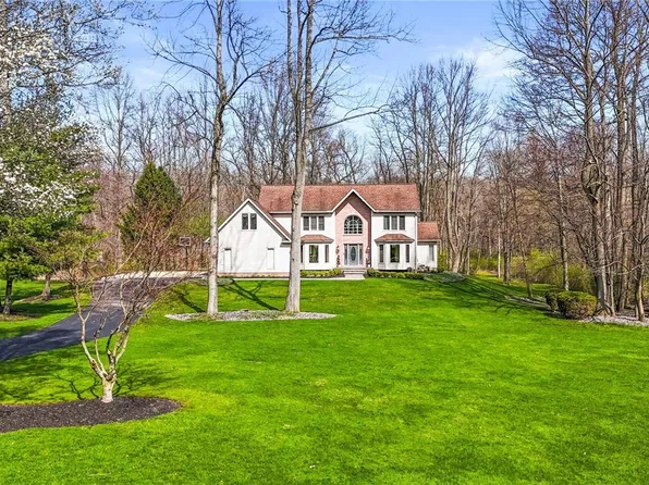 8910 Riverwood Way, Willoughby, OH 44094