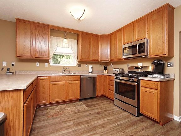4th image of 5765 Treeside Dr