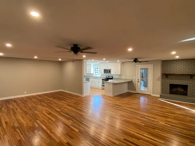 330 Segrest Cir — Photo 3
