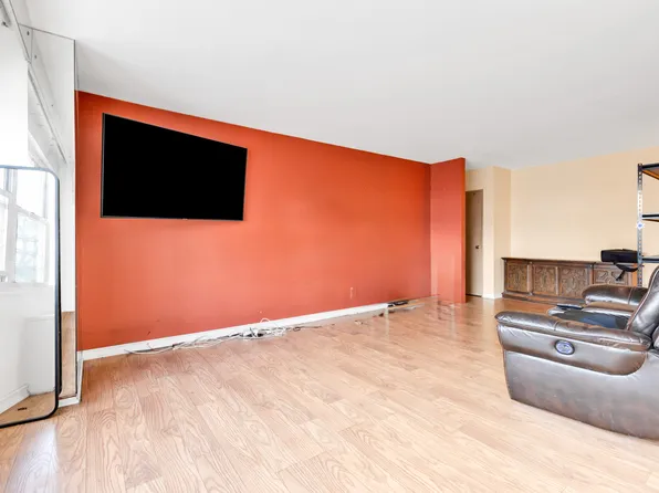 2940 West 5th Street image 5 of 21