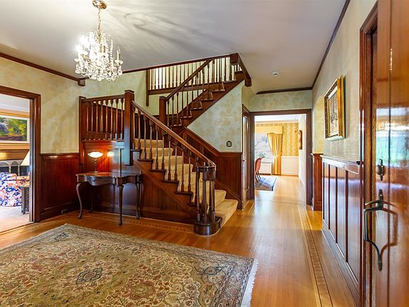 2nd image of 5376 Marguerite St