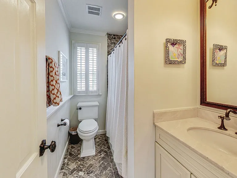 4831 Calvert St NW — Photo 32