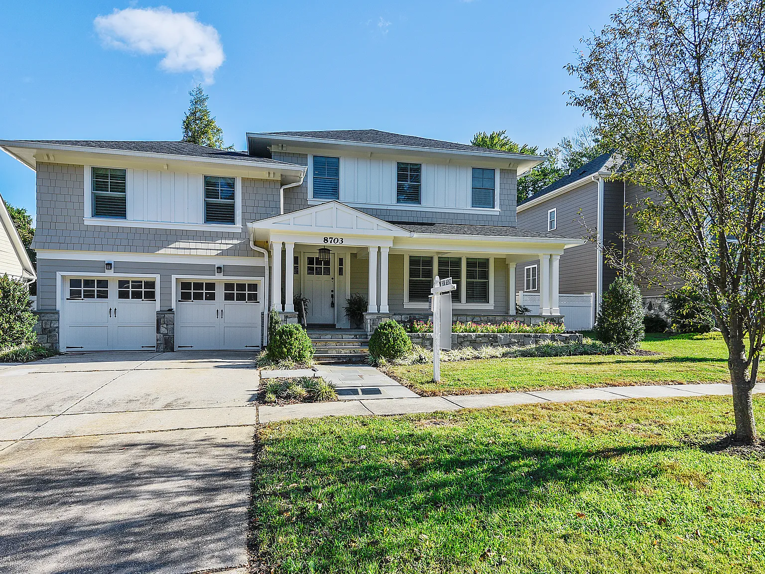 5 bed, 4.5 bath, 4995 sqft, $10,000 — Photo 2