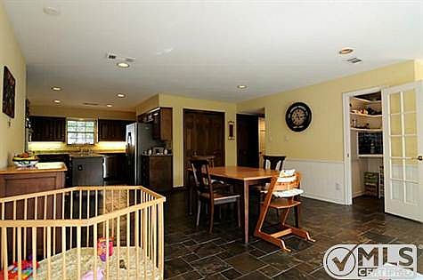 5th image of 1306 Broadmoor Ln