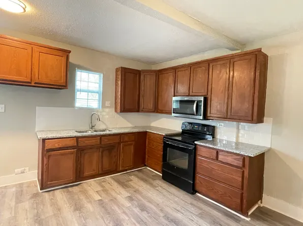 1005 W Hubbard St, Mineral Wells, TX 76067