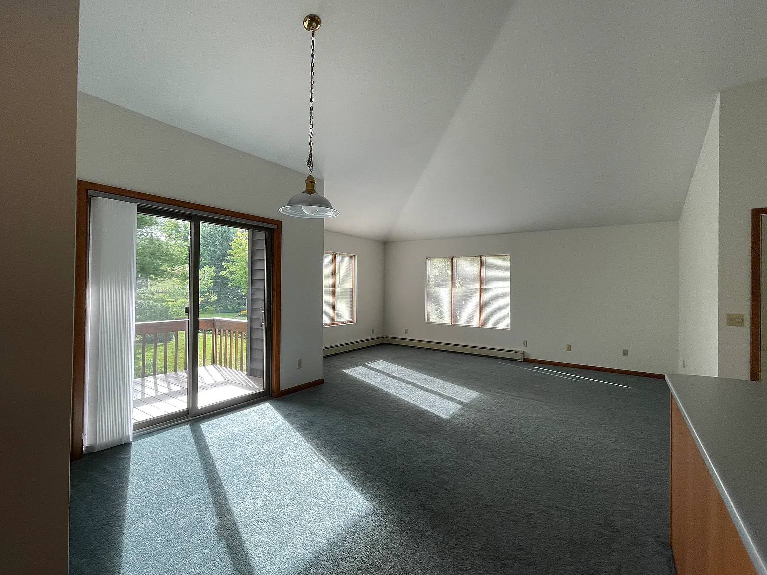 2 bed, 950 sqft, $1,150 — Photo 4