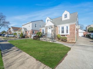 48 Winthrop Street, New Hyde Park, NY 11040