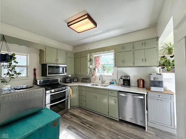 142 W Washington St, Mooresville, IN 46158