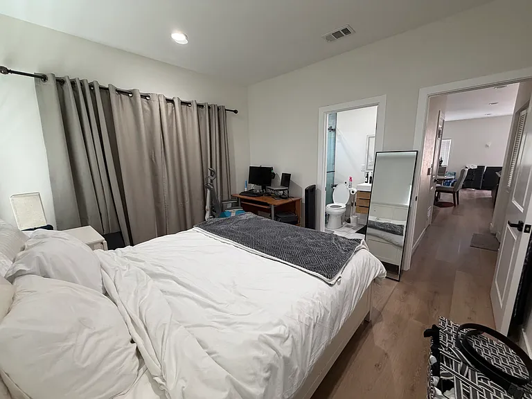 Main Bedroom with bathroom
