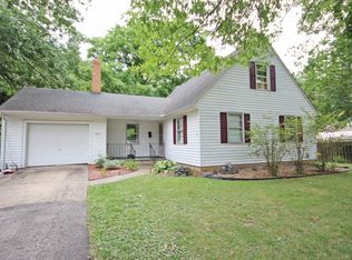 2828 N Fairview Ave, Decatur, IL 62526