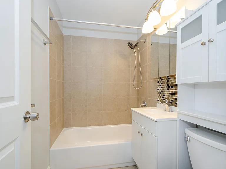 7616 N Marshfield Ave — Photo 83